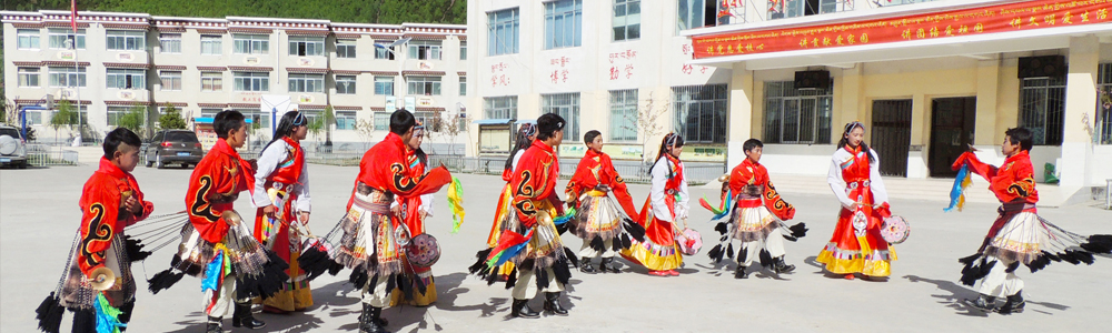 雷諾表愛(ài)心助學(xué)走進(jìn)西藏多吉小學(xué)
